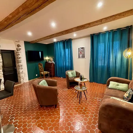 Detente Parfumee, Capitale Du Parfum Apartment